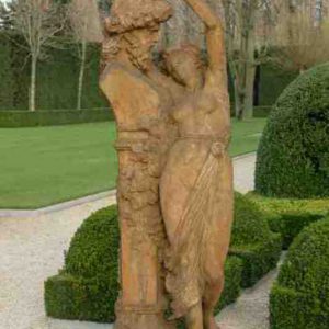 Vrouw met borstbeeld