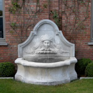 Muurfontein met hoofd versie 2