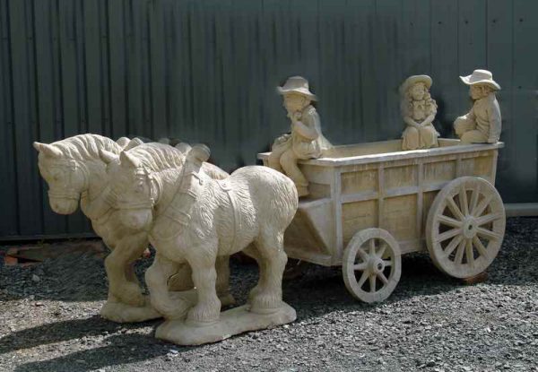 Paarden met kar en manneke