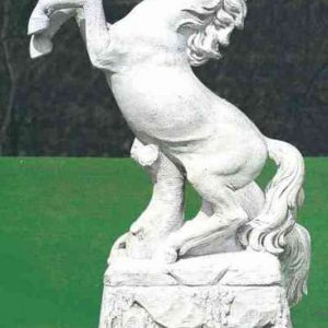Paard op sokkel