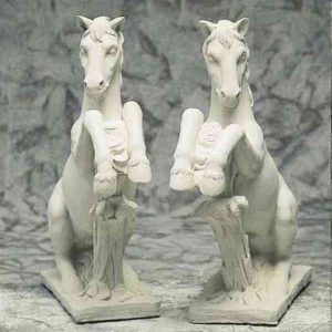 Paard kijkt links/rechts