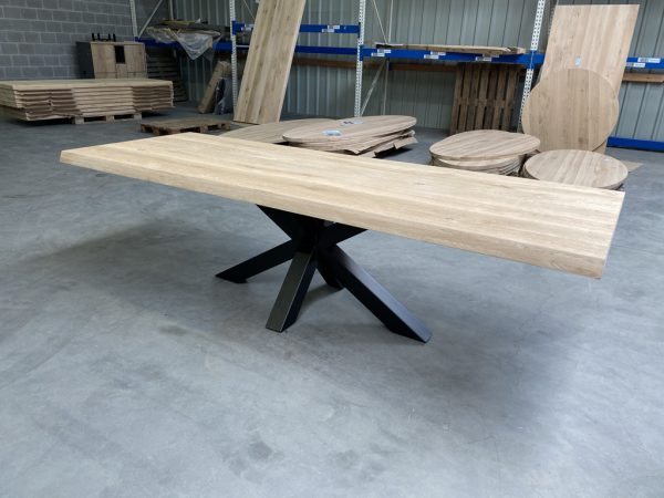 Aerts eiken eettafel 6 cm dik + spinpoot