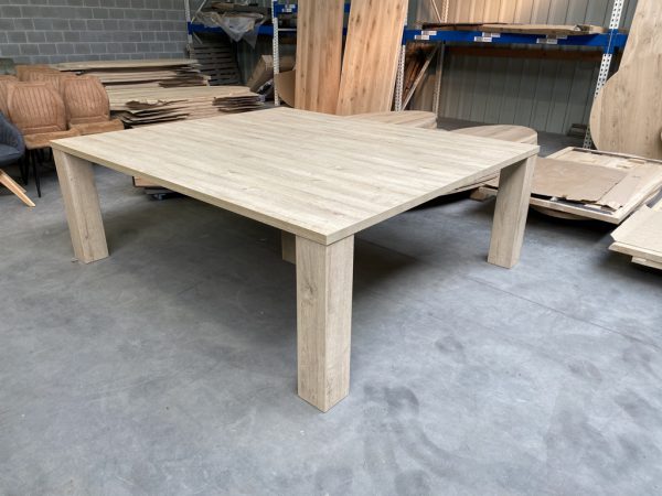 Eettafel, vierkant 190-220 cm