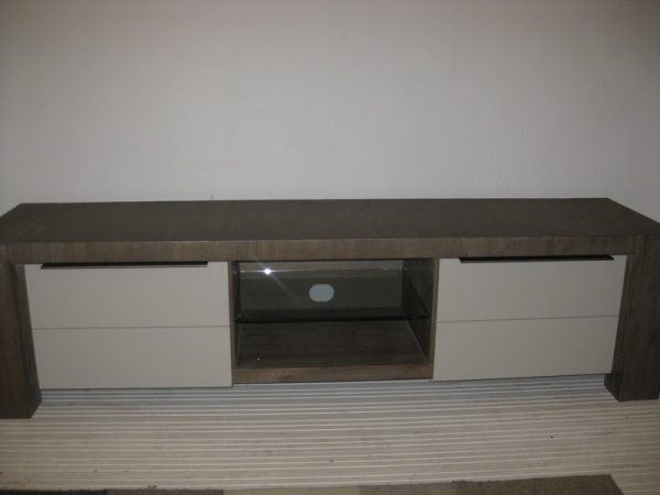 Kodiak tv-dressoir weathered grey met misty front