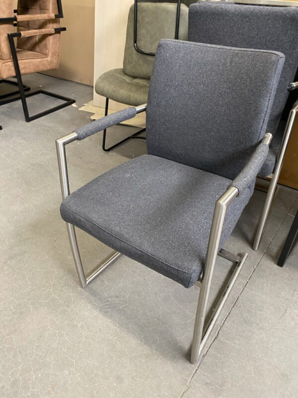 Armstoel antraciet stof