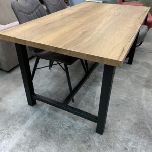 Invito eettafel, tobacco