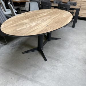 Eettafel ovaal, oud eiken, verjongd