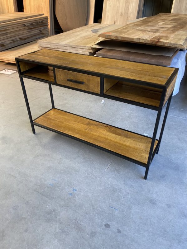 Mumbai sidetable, mango