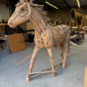 Paard uit teakhout
