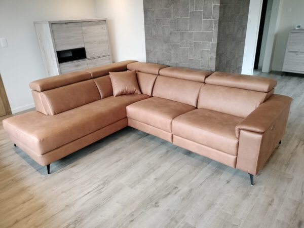 Caserta hoeksalon + relax, bull 28 cognac