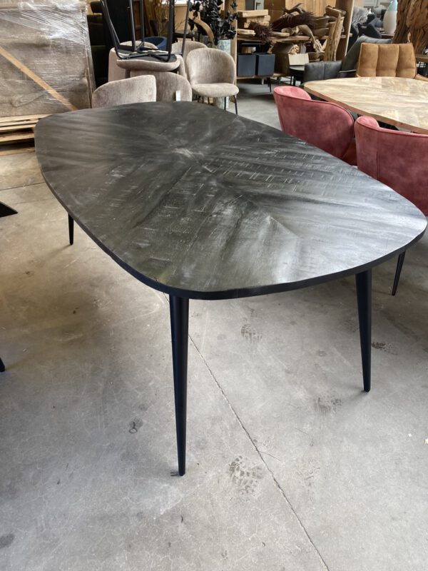 Sam eettafel zwart, visgraat