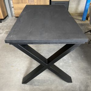 Cod eettafel mangohout, black finish