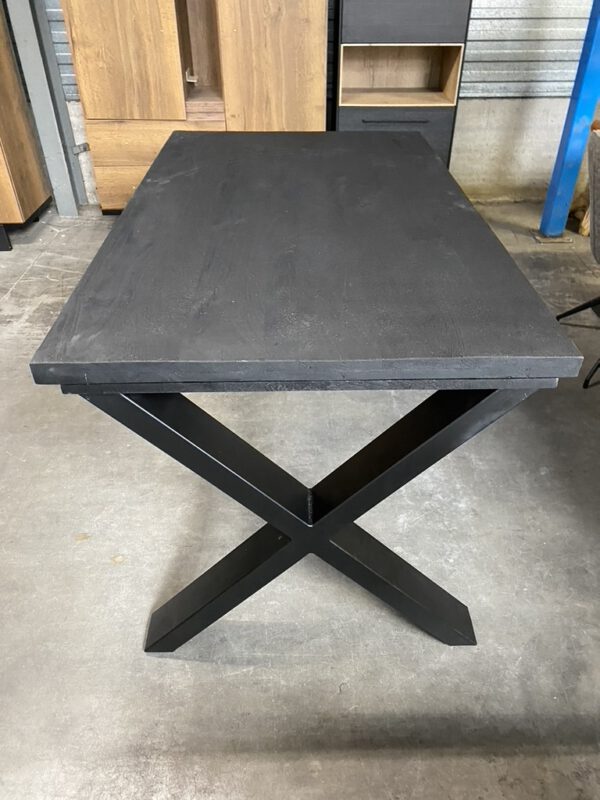 Cod eettafel mangohout, black finish