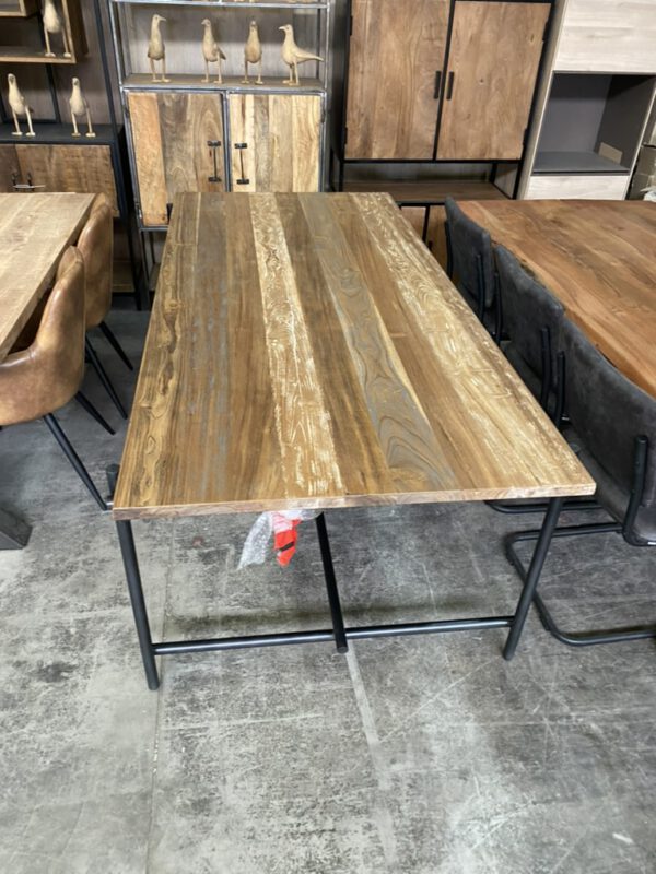 Pesaro eettafel, Tower Living - Afbeelding 3