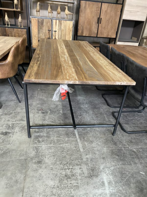 Pesaro eettafel, Tower Living - Afbeelding 2