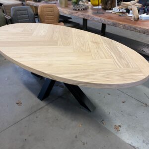 Eiken eettafel ovaal, visgraat
