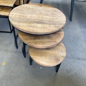 Ede, set van 3 bijzettafels, mangohout