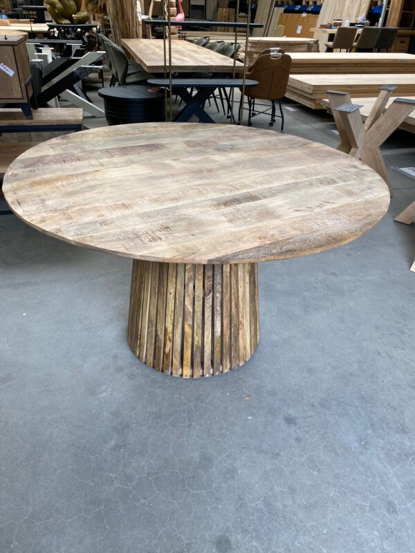 Nara eettafel, cilindrisch