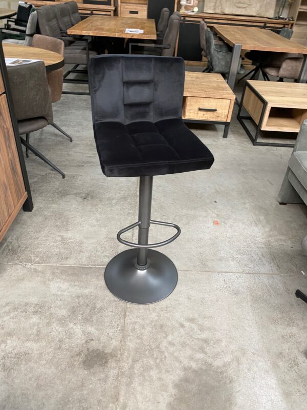 Amanda barstoel velvety black, draaiend + verstelbaar - Afbeelding 4