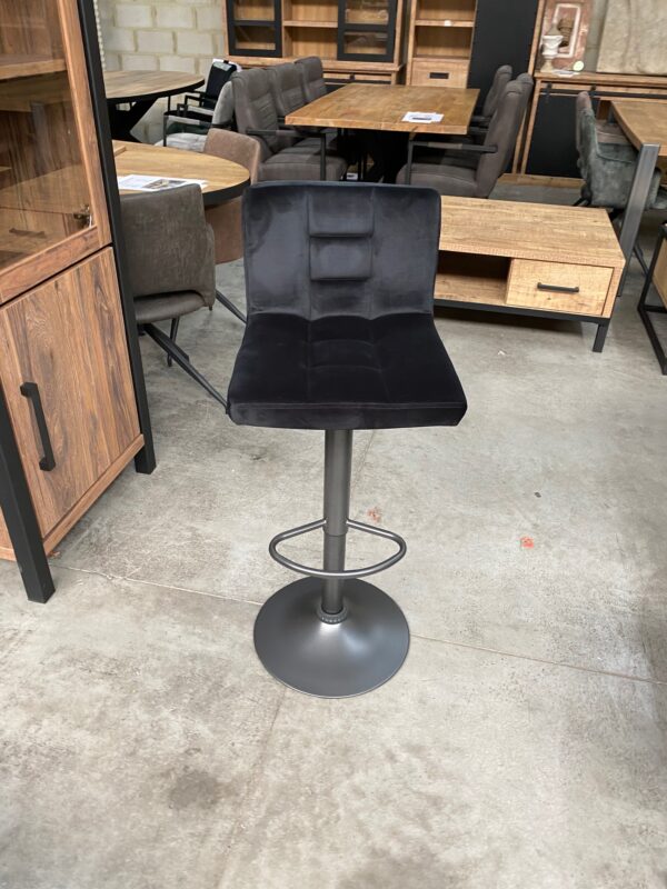 Amanda barstoel velvety black, draaiend + verstelbaar