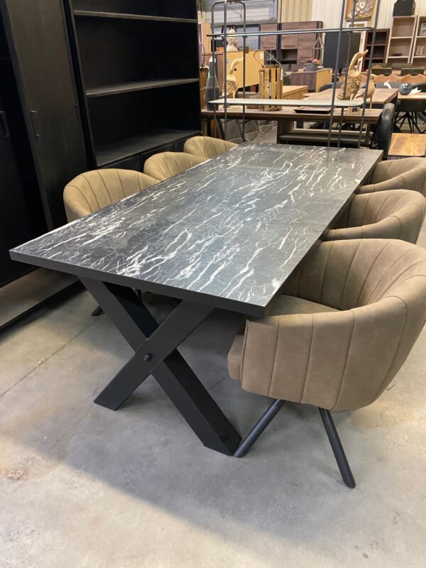 Formula eettafel, marble nero