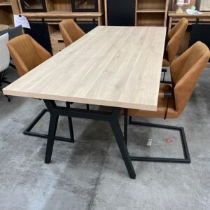 Moana eettafel, kleur fresh oak