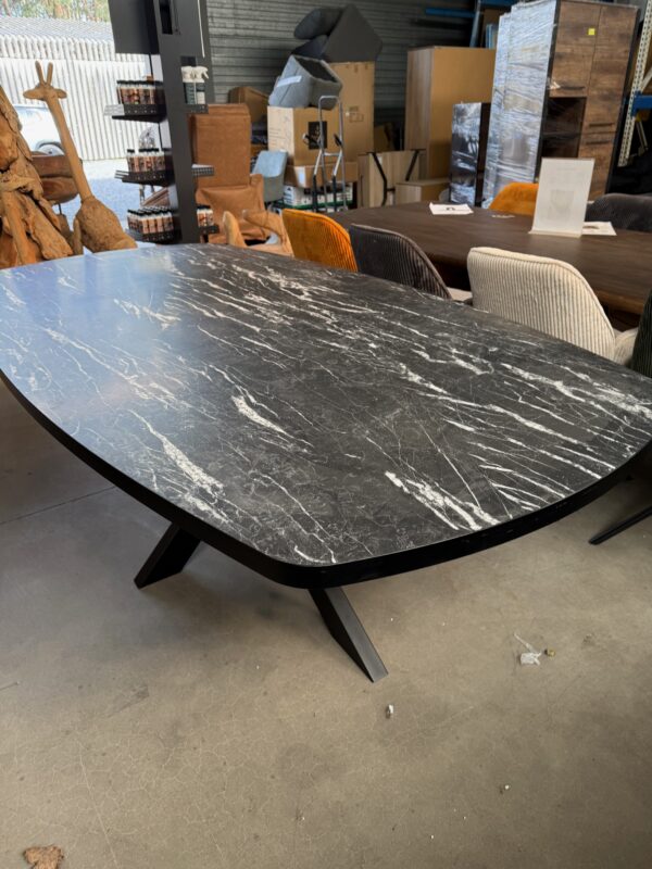 Costa eettafel, marble nero
