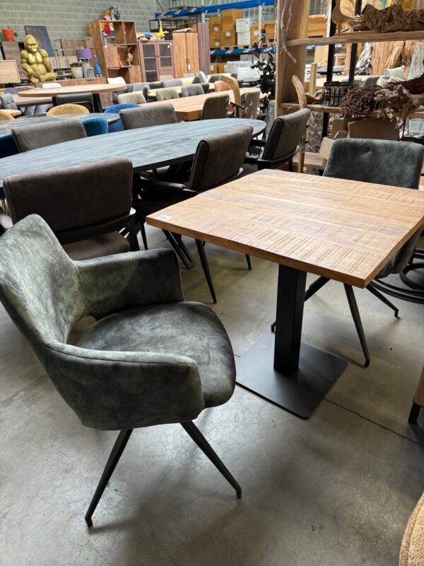 Horeca eettafel mangohout + twee stoelen - Afbeelding 2