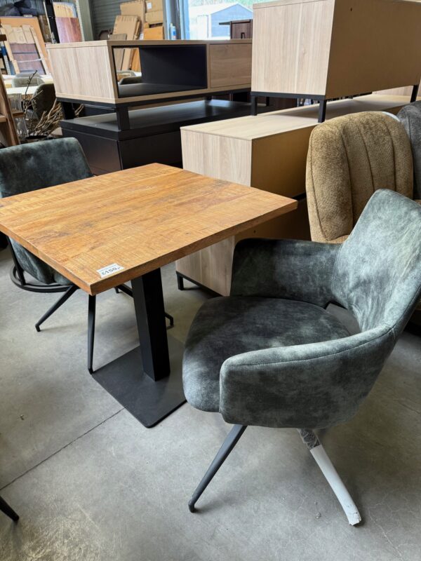 Horeca eettafel mangohout + twee stoelen