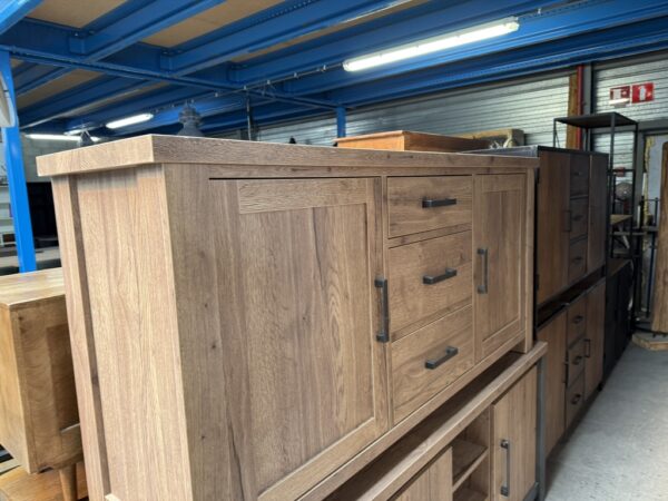 Newcastle dressoir, barkley