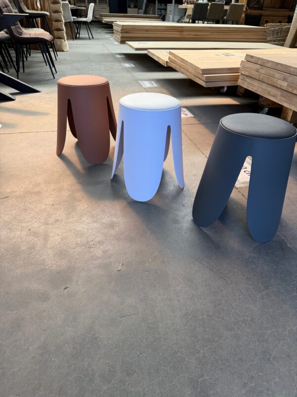 Astin krukje, drie kleuren