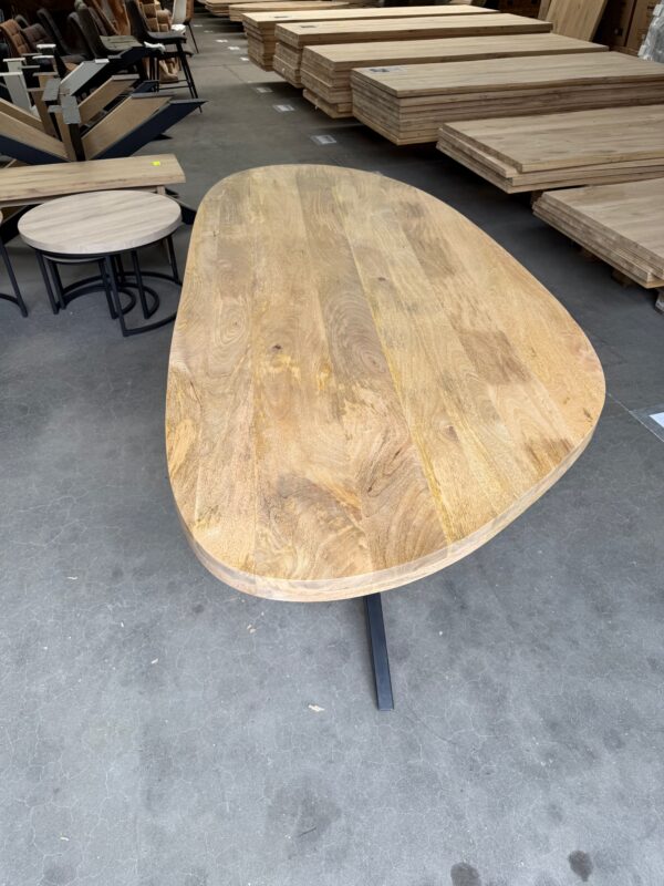 Mangohouten eettafel, organisch + spinpoot
