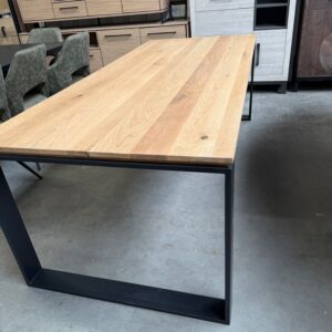 Eettafel massief eik