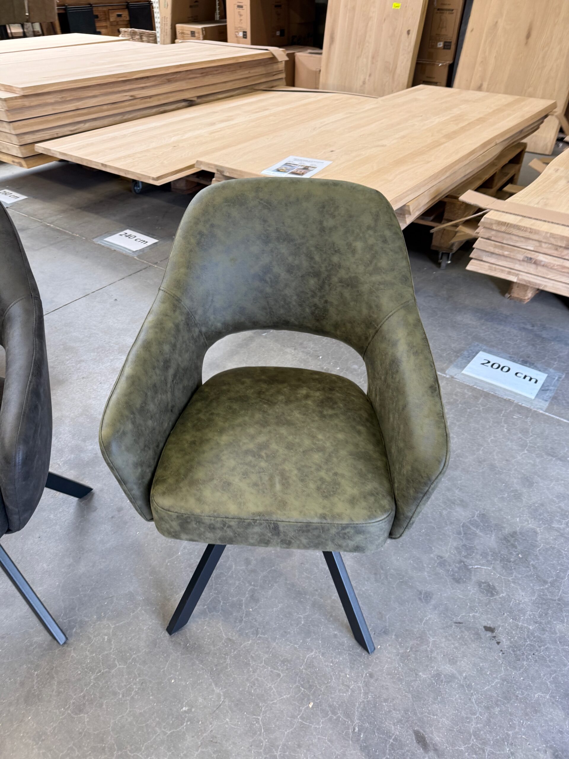 Emilie armstoel, Benoa3