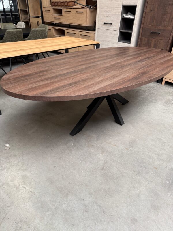Scarlet eettafel, kleur dark almond
