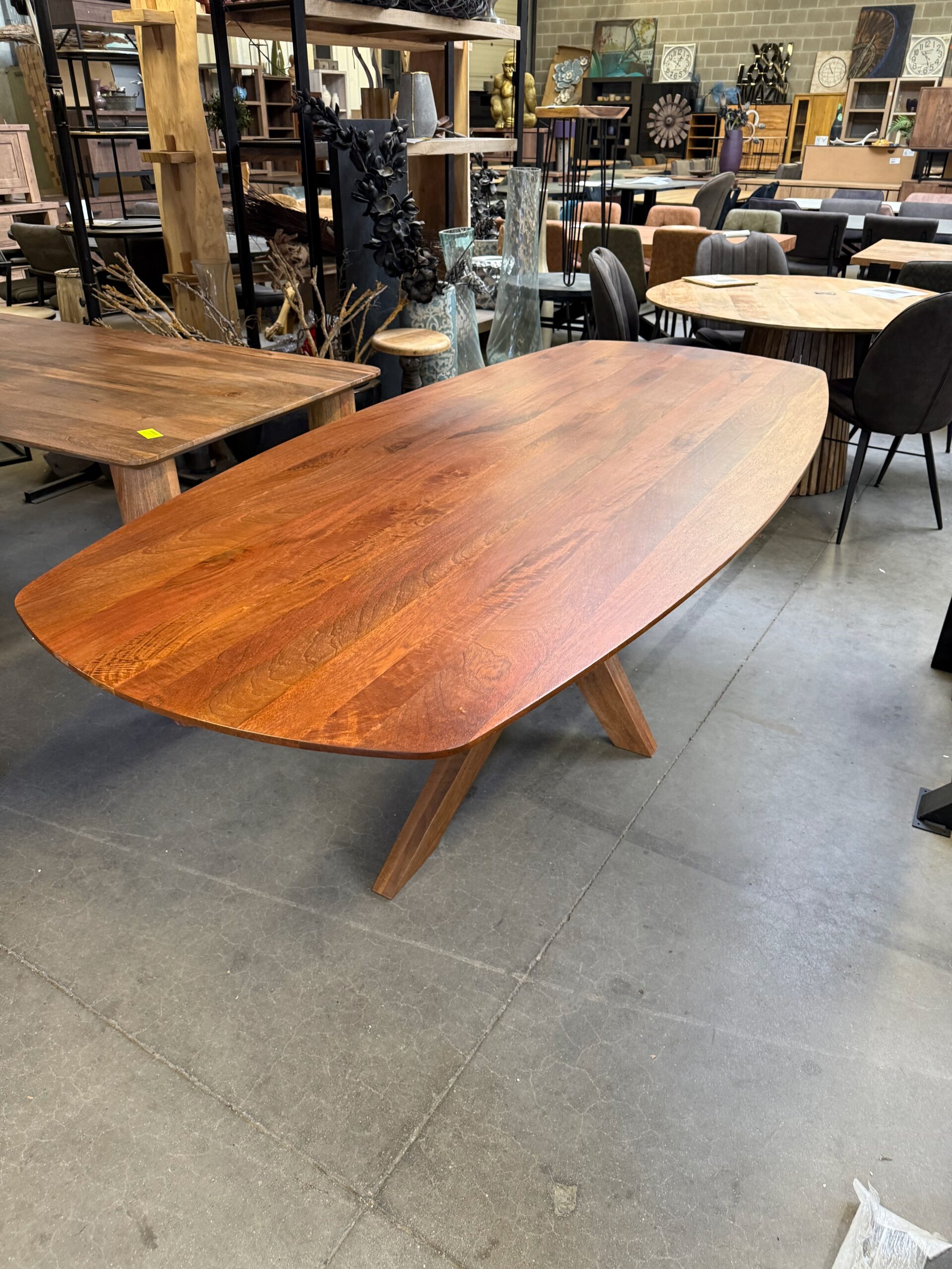 Eettafel Deens ovaal, mangohout, Maxfurn 1