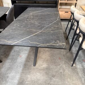 Wellington eettafel, kleur marble bromo