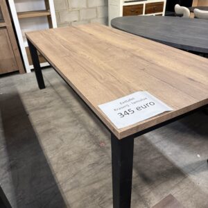 Eettafel krasvrij, kleur barley