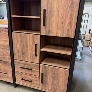 Novara bergkast, kleur seesham