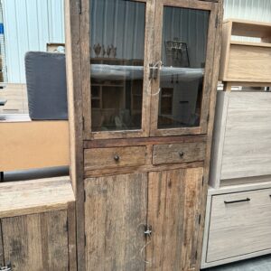 Roots vitrine, verweerd hout