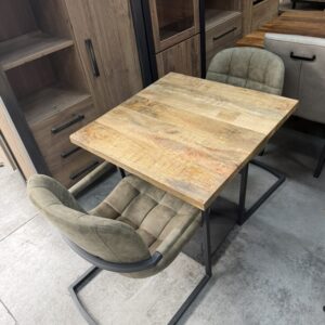 Aanbieding: tafel + 2 stoelen: 500 euro