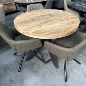 Aanbieding: tafel + 3 stoelen: 500 euro