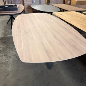 Wellington tafel, fresh oak