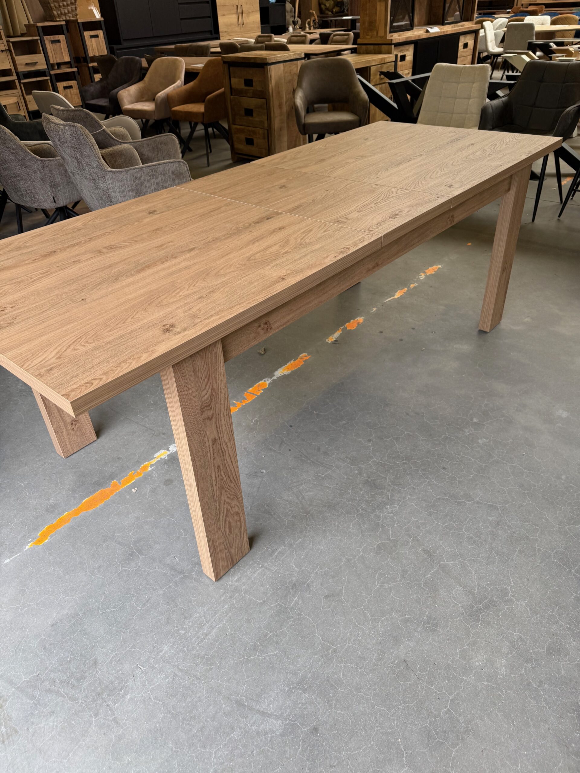 Brentford eettafel, uitschuifbaar