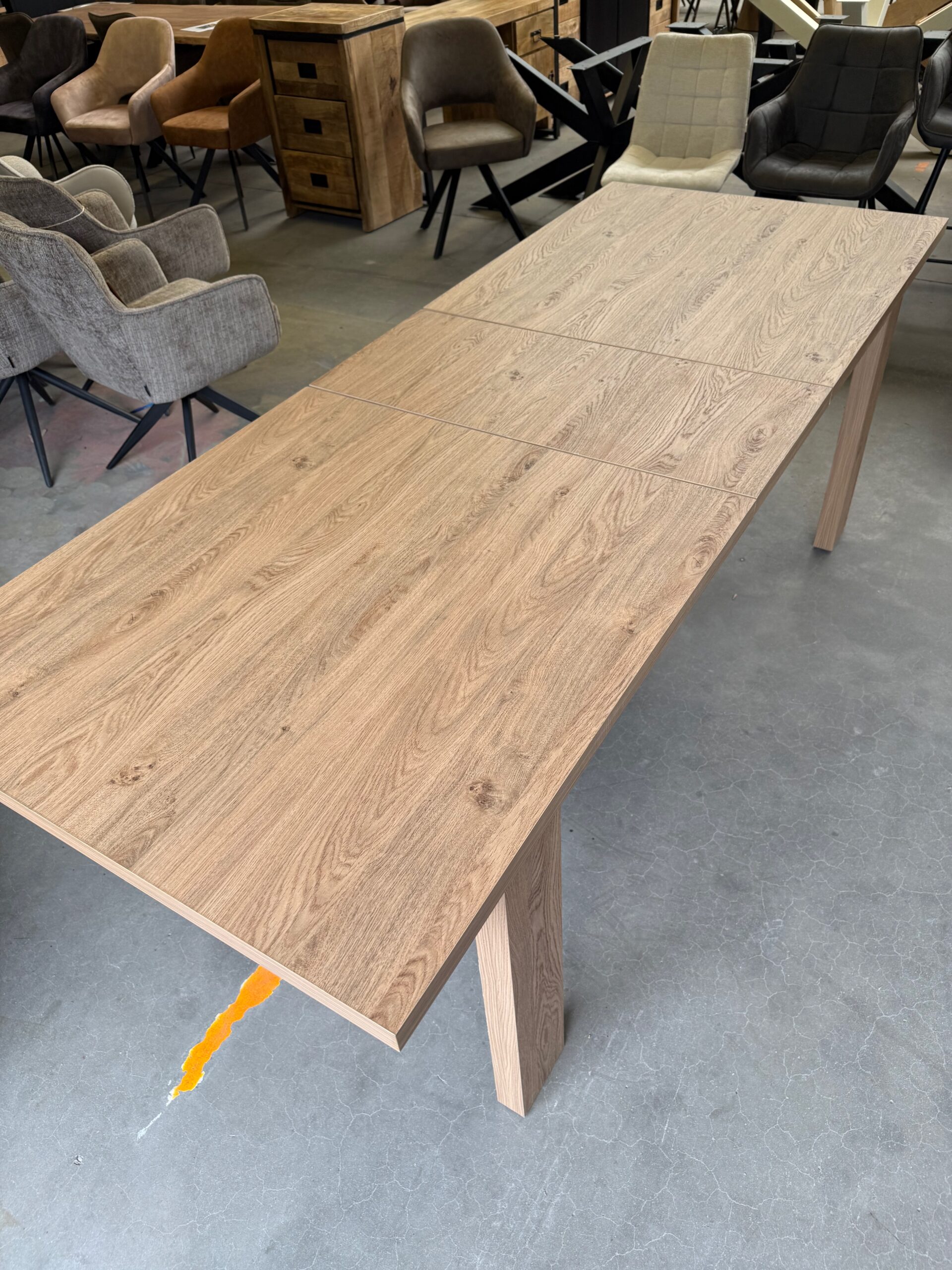 Brentford uitschuifbare tafel, Idea furniture2