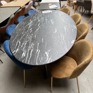 Scarlet eettafel, kleur marble nero
