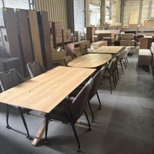💥AANBIEDING💥 Eiken tafel + 4 stoelen: 850 euro