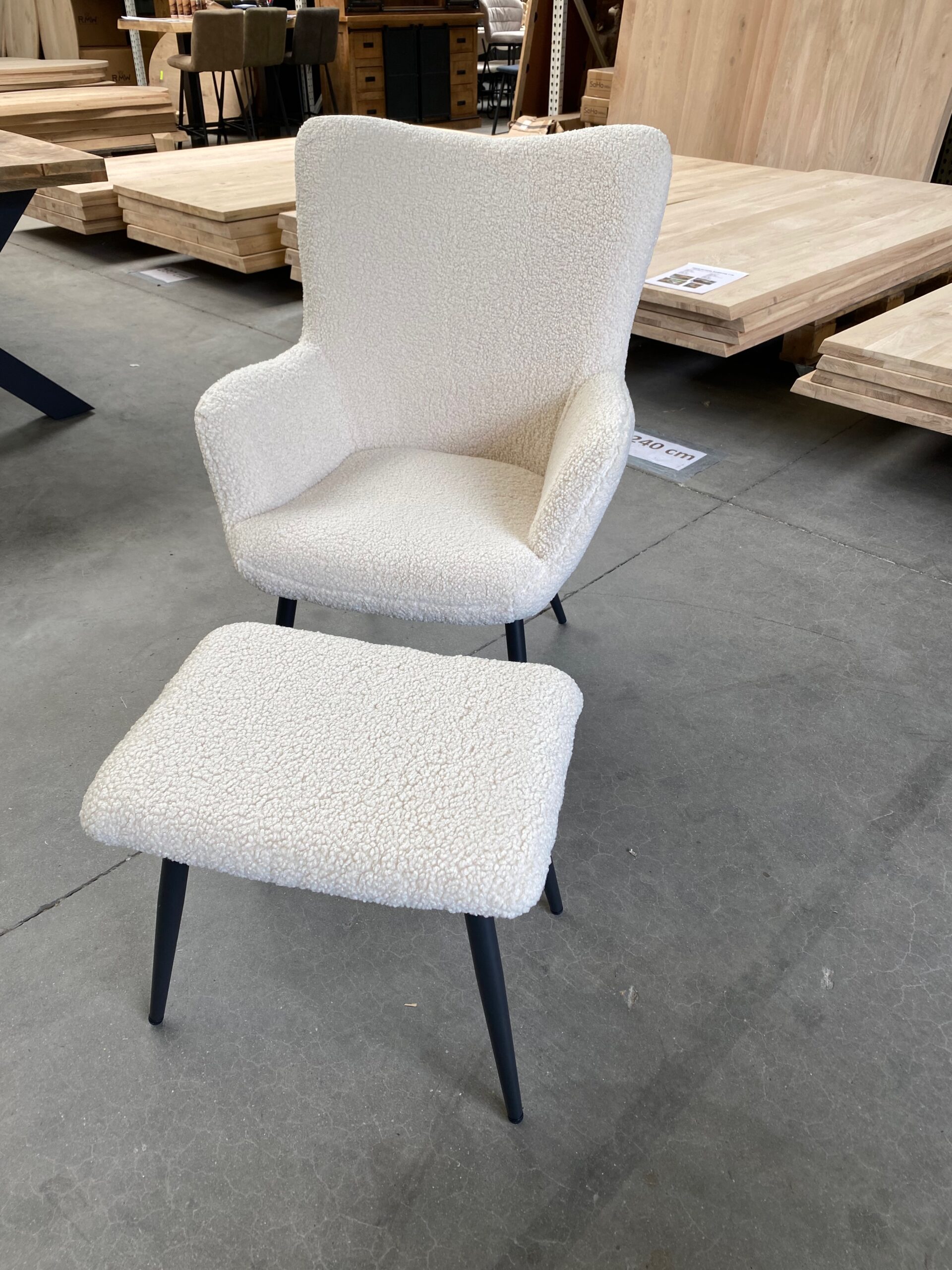 Marion fauteuil teddy stof + voetenbankje - Afbeelding 4