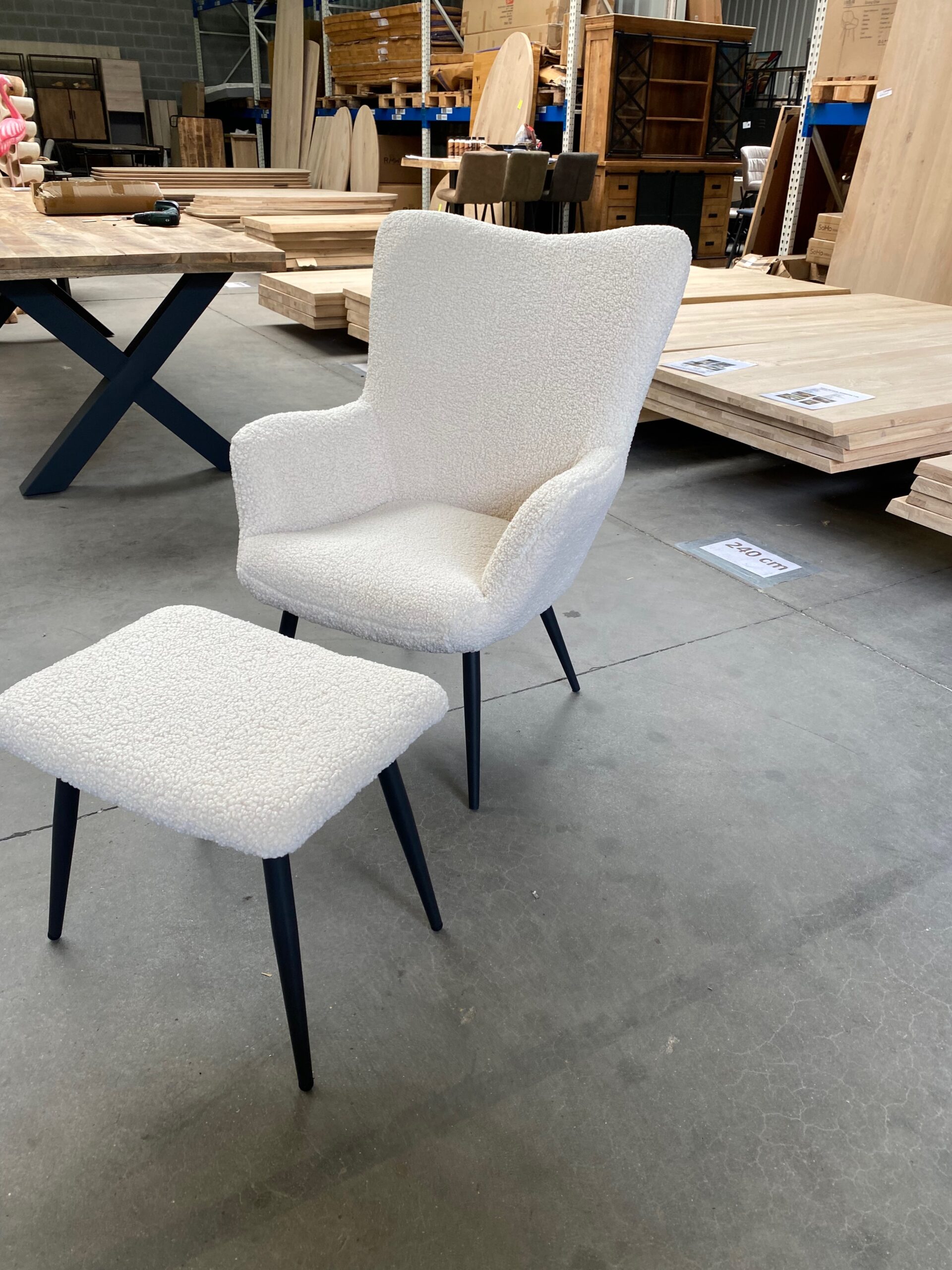 Marion fauteuil teddy stof + voetenbankje - Afbeelding 6