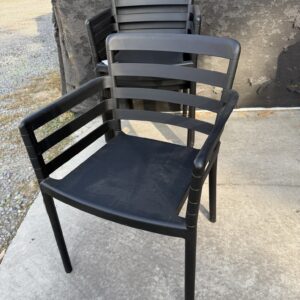 5 tuinstoelen voor 100 euro